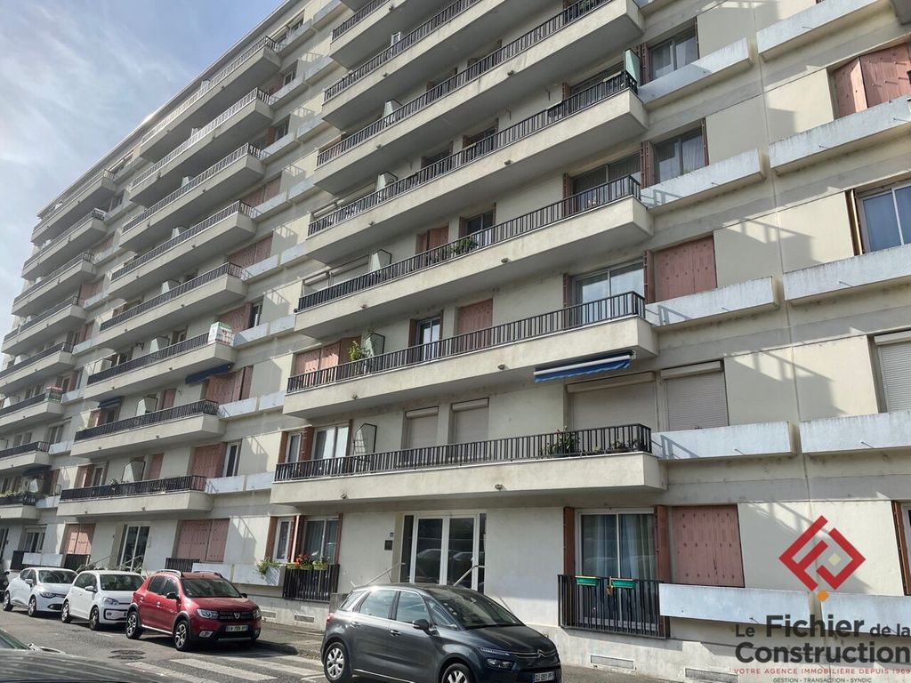 Achat appartement à vendre 4 pièces 64 m² - Saint-Égrève