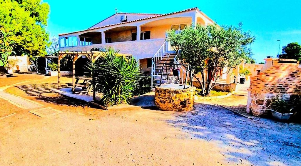 Achat maison à vendre 5 chambres 220 m² - Marseillan