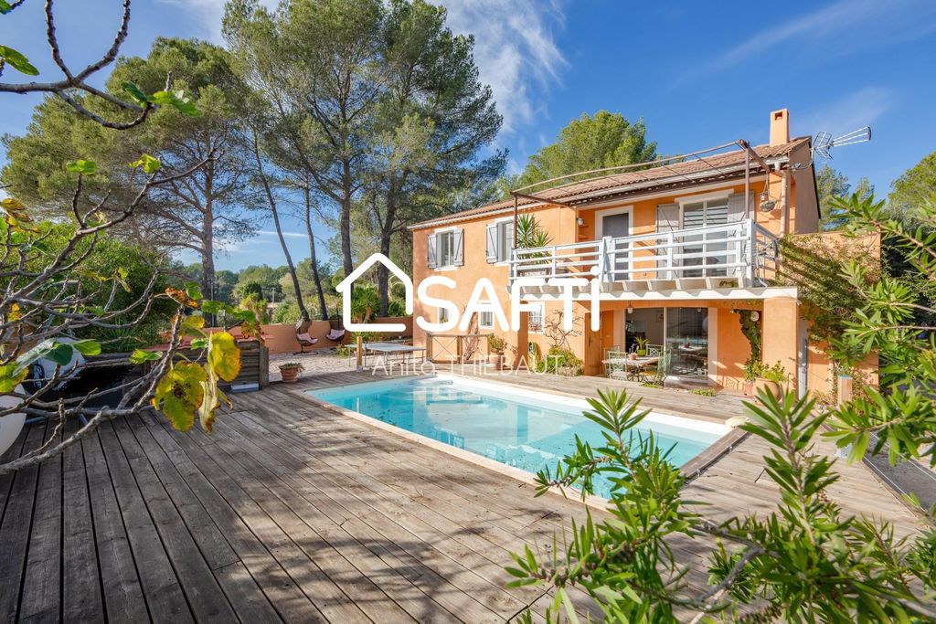 Achat maison à vendre 5 chambres 171 m² - Roquebrune-sur-Argens