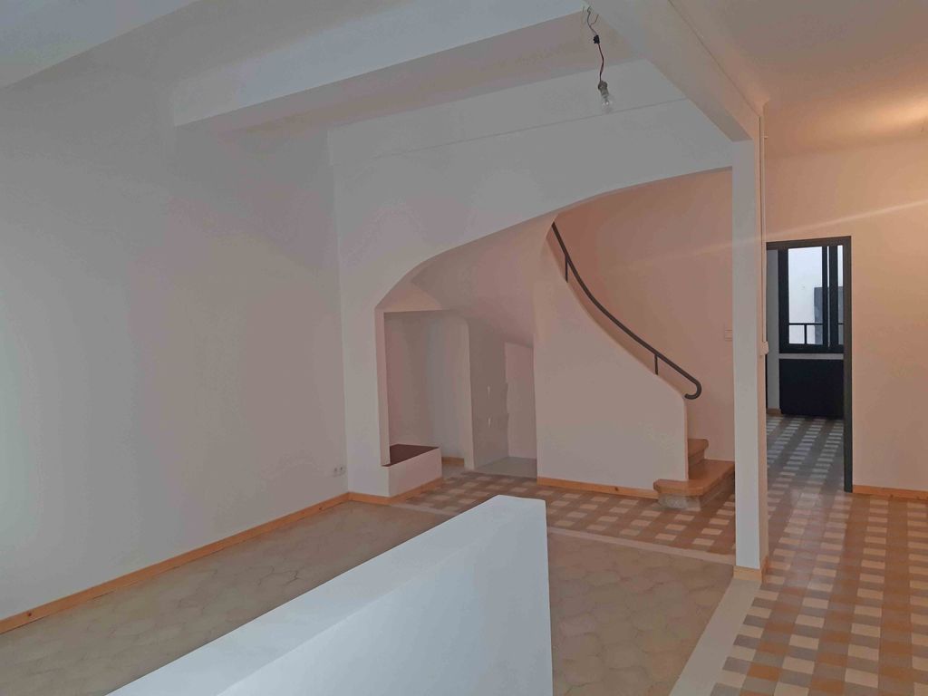 Achat maison à vendre 2 chambres 76 m² - Roquefort-des-Corbières