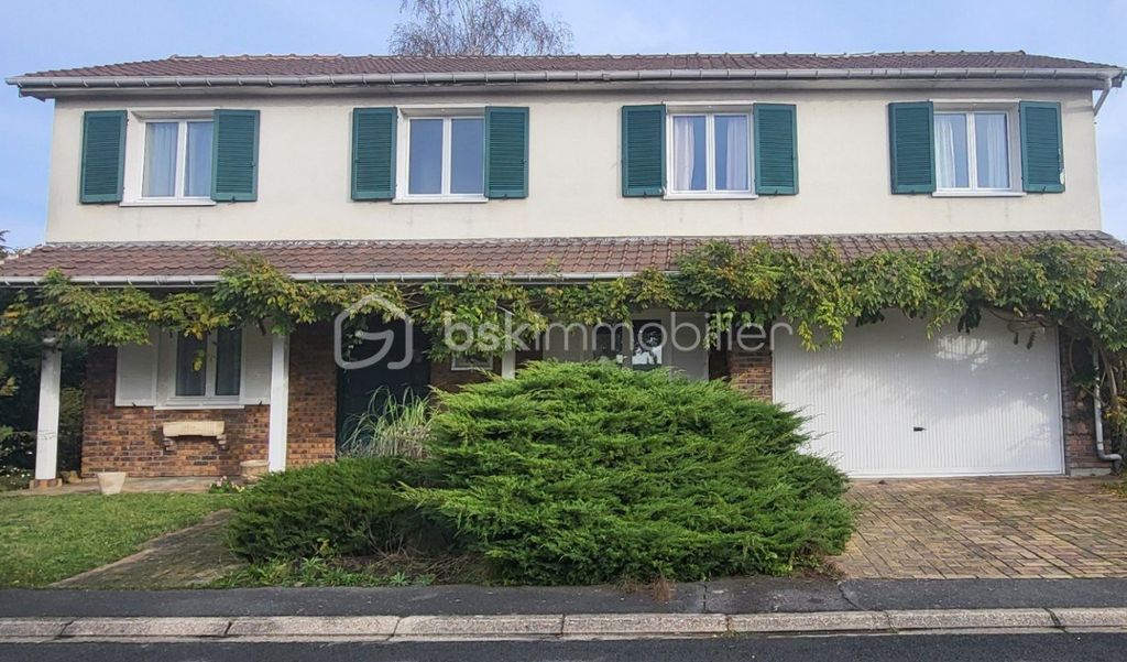 Achat maison à vendre 5 chambres 145 m² - Saint-Germain-lès-Corbeil