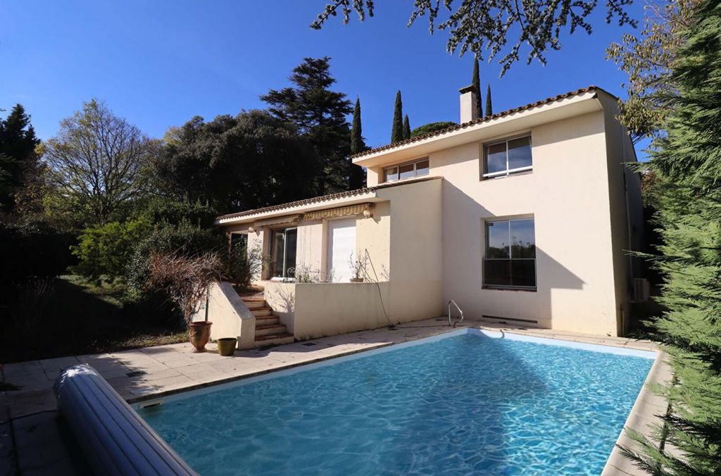 Achat maison à vendre 4 chambres 187 m² - Villeneuve-lès-Avignon