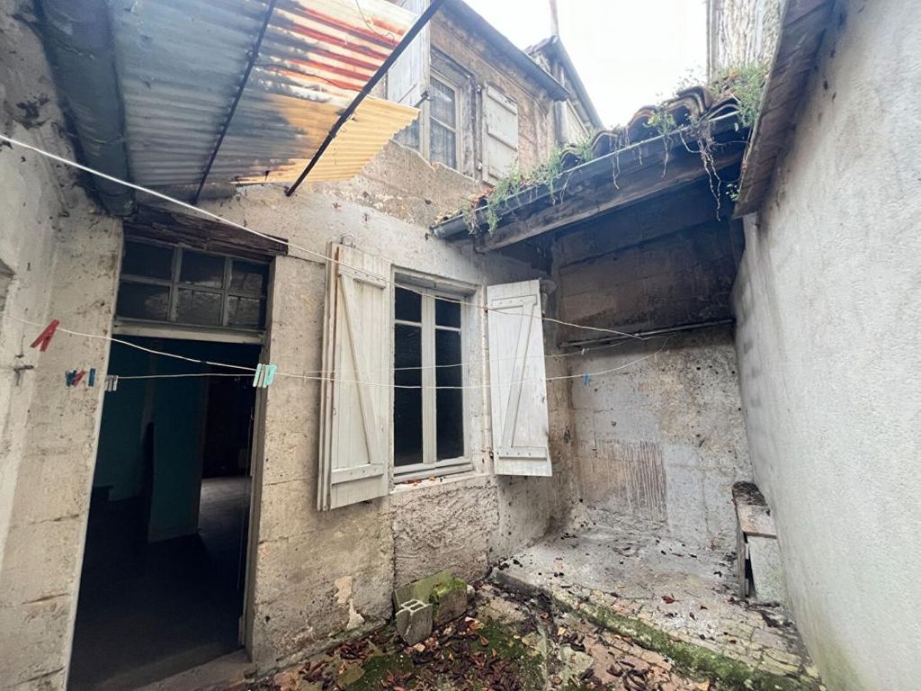 Achat maison à vendre 3 chambres 93 m² - Angoulême