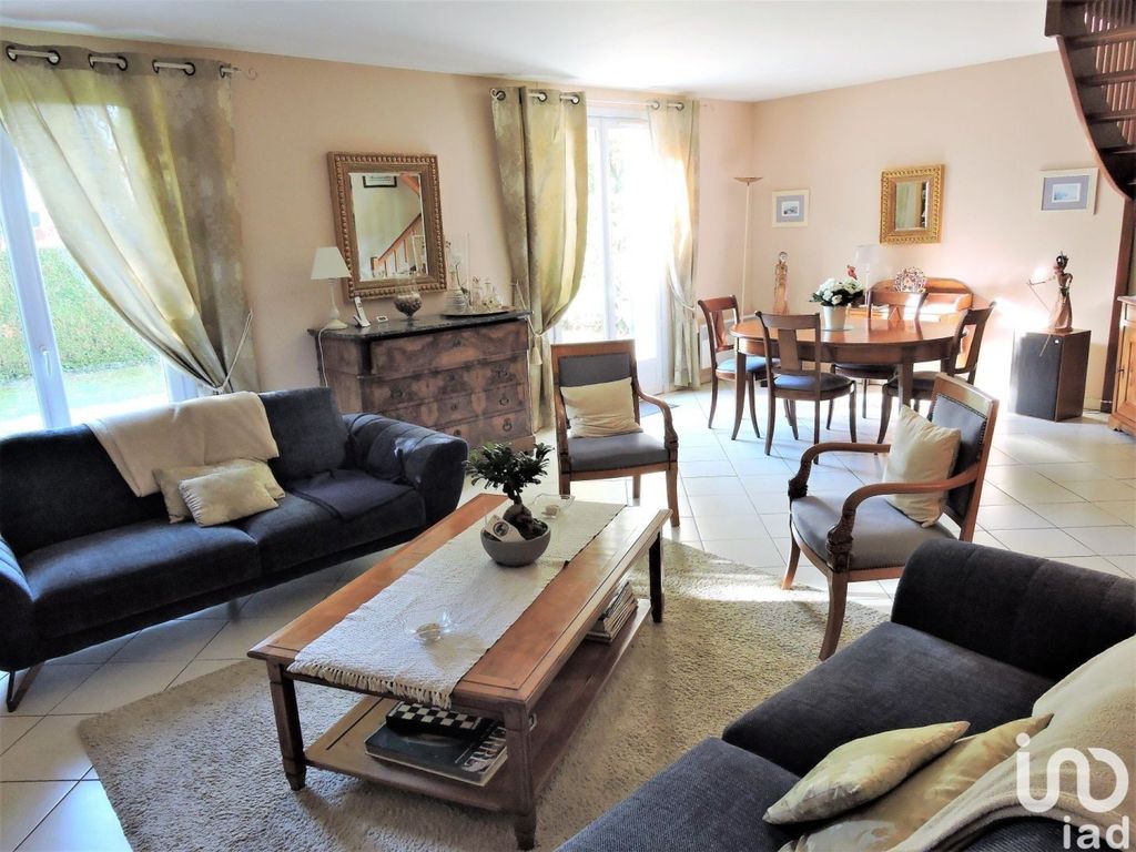 Achat maison à vendre 4 chambres 125 m² - Montigny-le-Bretonneux