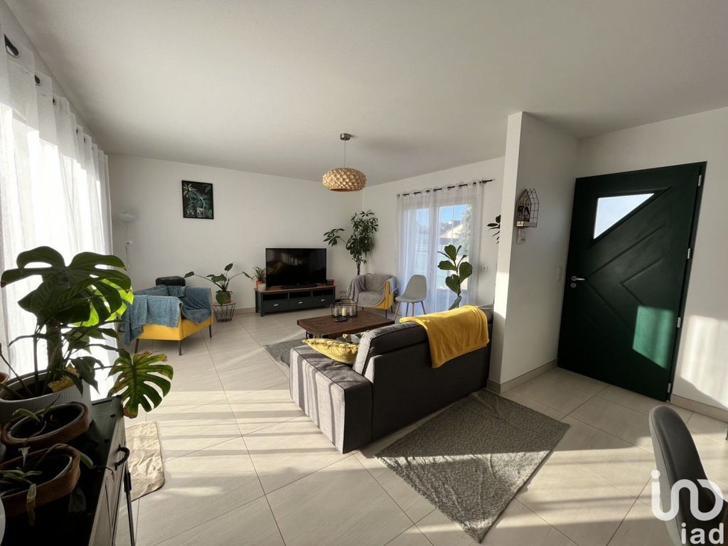 Achat maison à vendre 5 chambres 160 m² - Notre-Dame-d'Oé