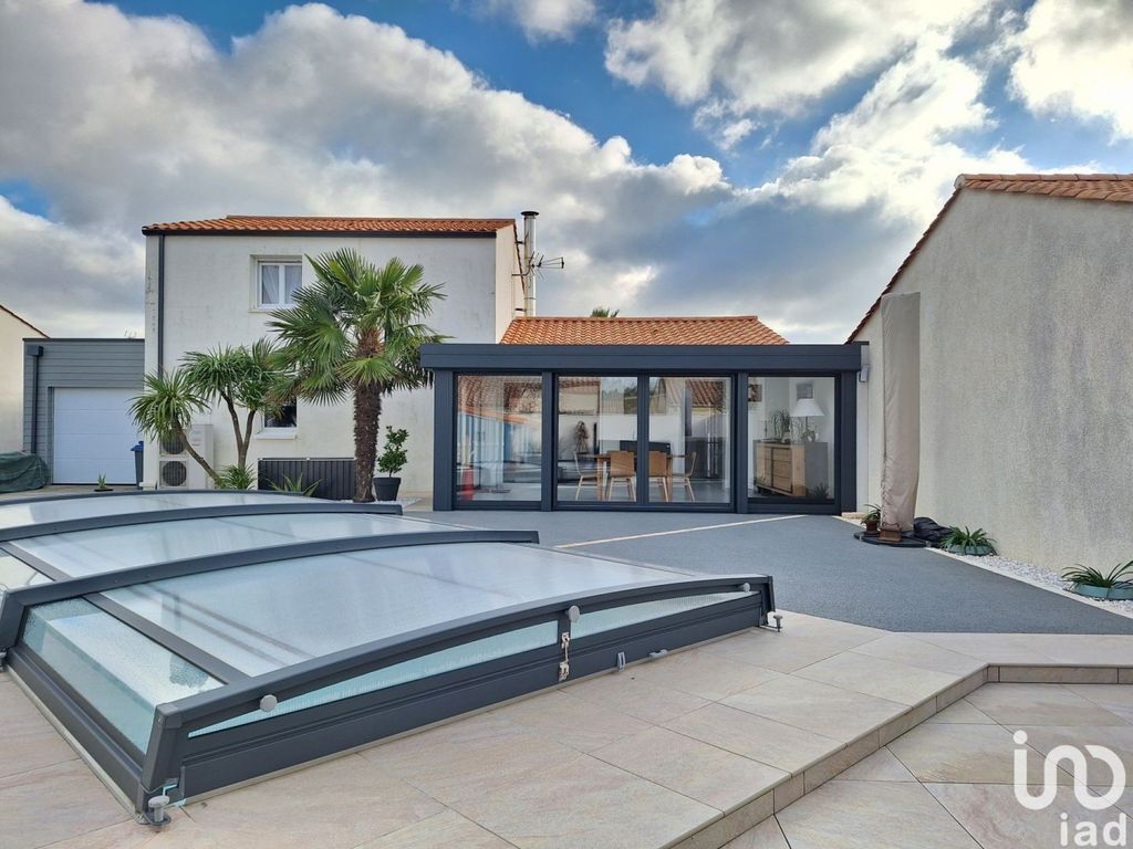 Achat maison à vendre 4 chambres 138 m² - Château-d'Olonne