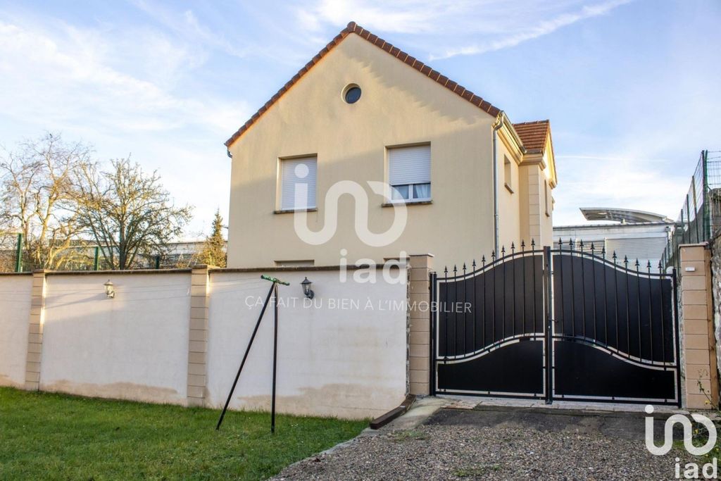 Achat maison à vendre 4 chambres 138 m² - Mantes-la-Jolie