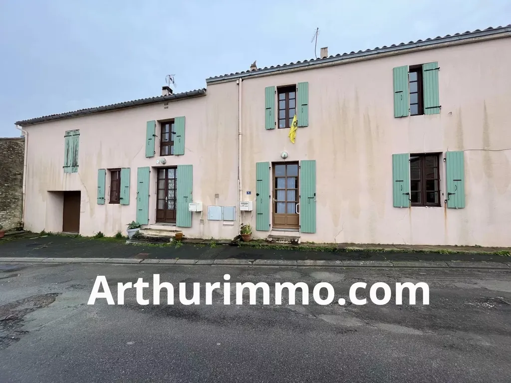 Achat maison à vendre 4 chambres 187 m² - Saint-Sauveur-d'Aunis