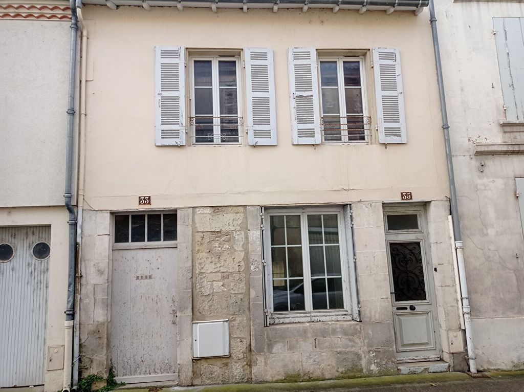 Achat maison à vendre 3 chambres 77 m² - Saint-Jean-d'Angély