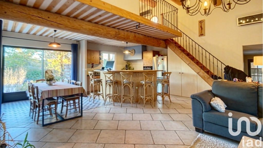 Achat maison à vendre 5 chambres 190 m² - Saint-Saturnin-lès-Apt