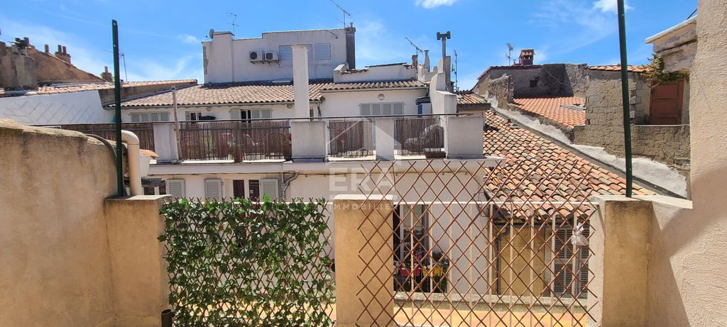 Achat maison à vendre 2 chambres 86 m² - Martigues