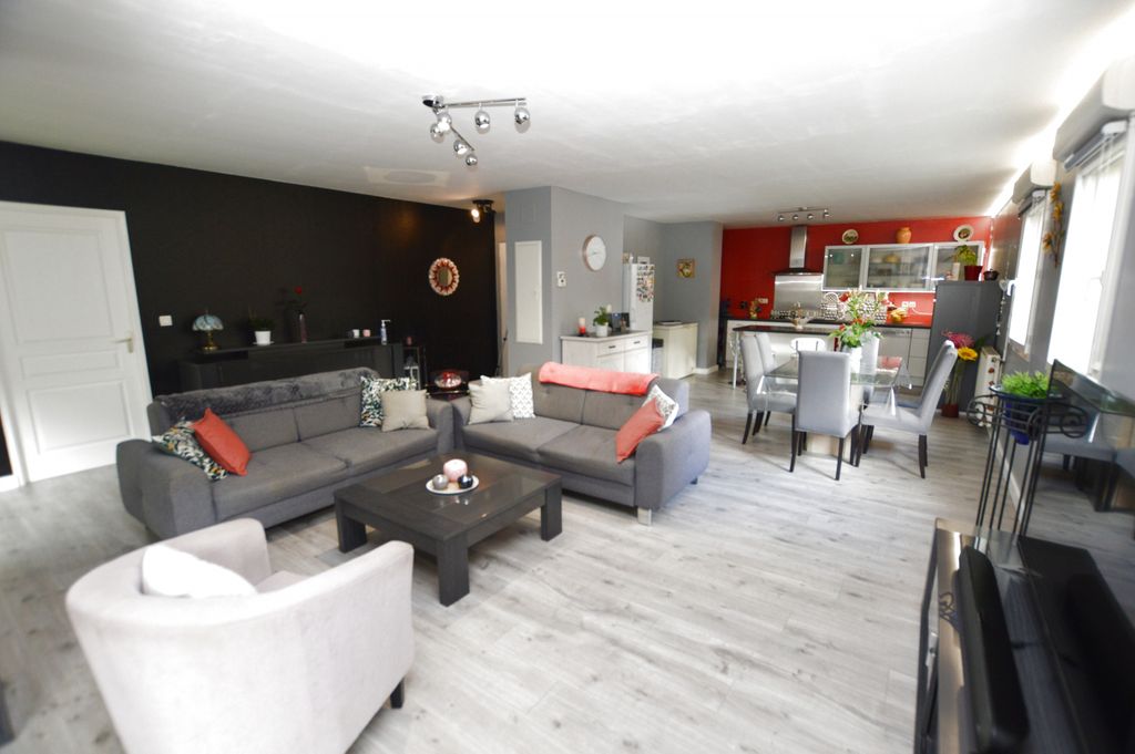 Achat appartement à vendre 4 pièces 102 m² - Saint-Fons