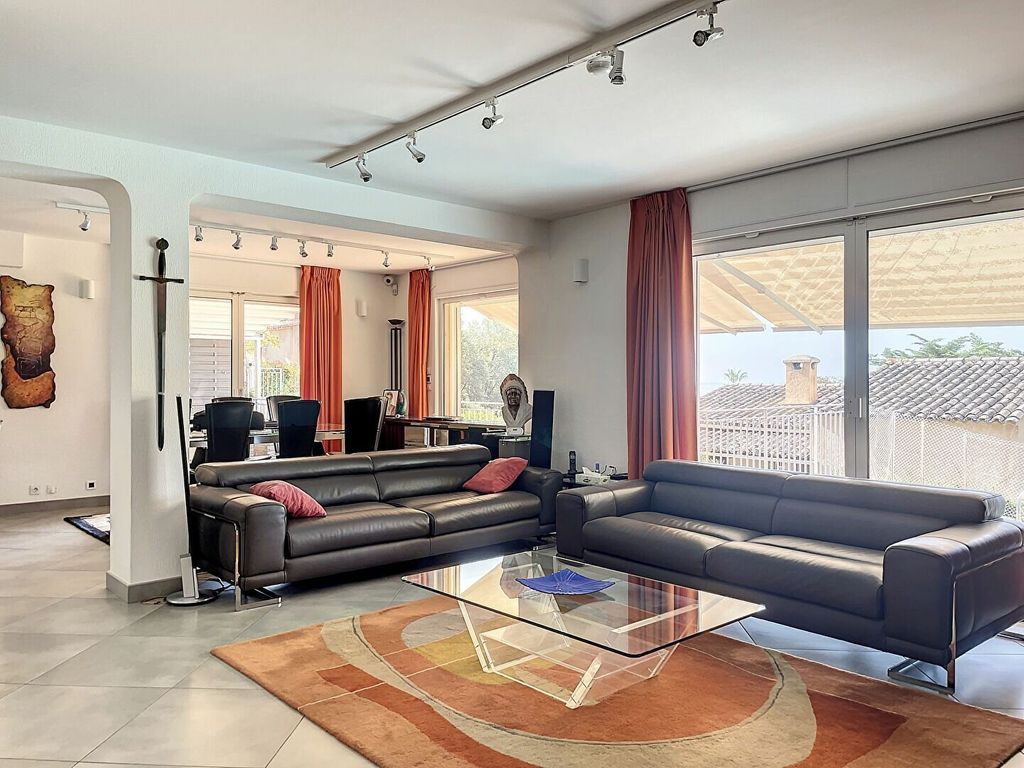 Achat maison à vendre 3 chambres 230 m² - Cagnes-sur-Mer