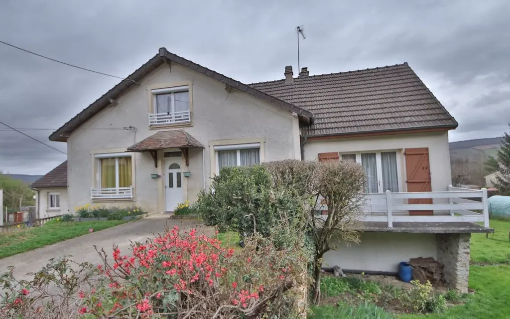 Achat maison à vendre 4 chambres 131 m² - Crézancy