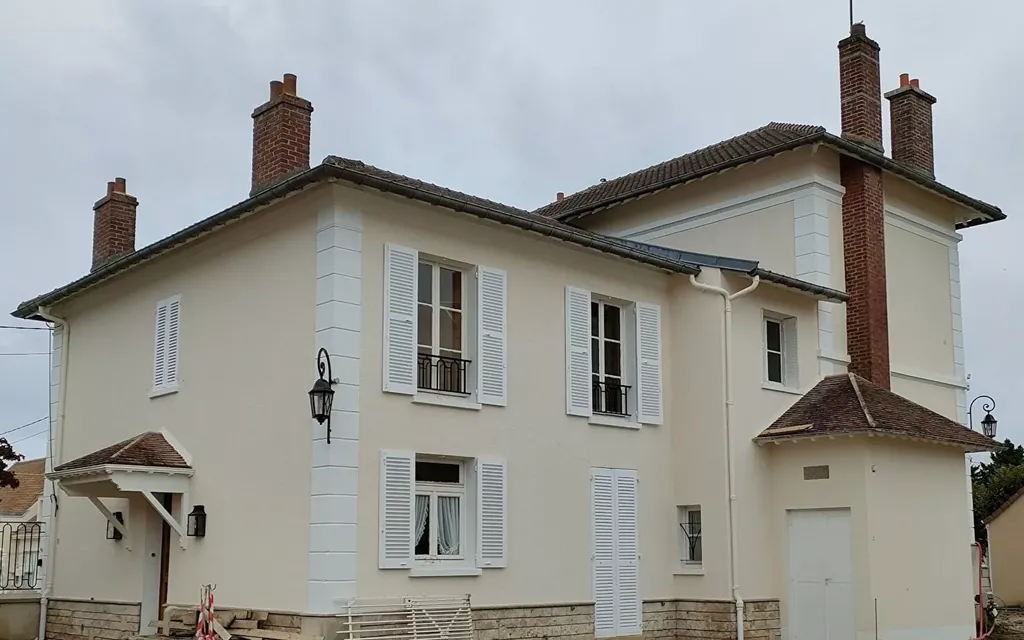 Achat maison à vendre 7 chambres 217 m² - Fontenay-Trésigny