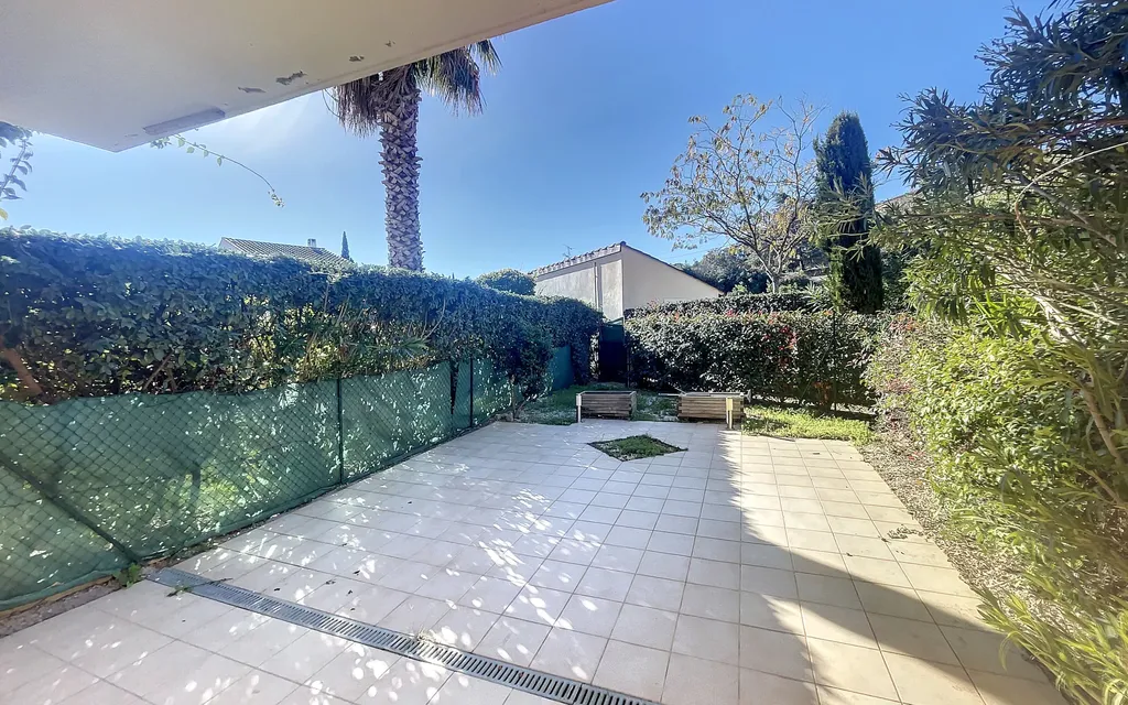 Achat appartement à vendre 3 pièces 60 m² - Fréjus