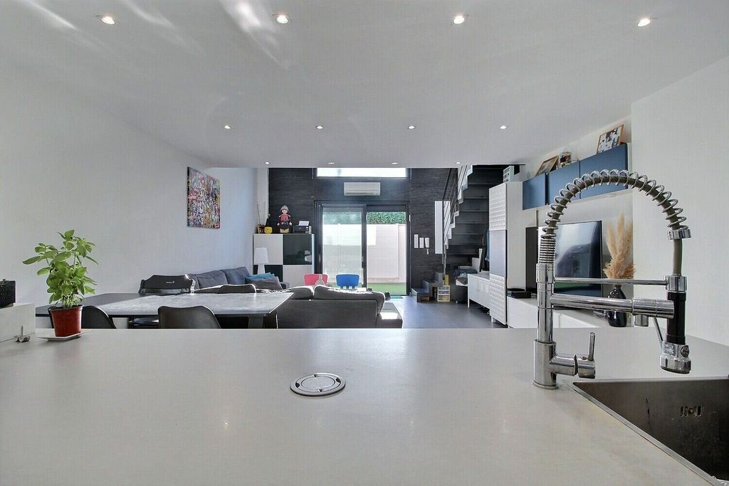 Achat maison à vendre 3 chambres 92 m² - Marseille 10ème arrondissement