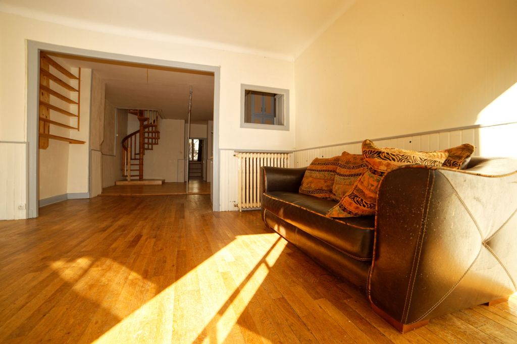 Achat appartement à vendre 6 pièces 112 m² - Clermont-Ferrand