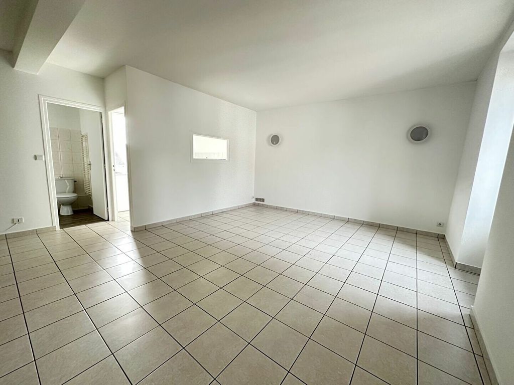 Achat studio à vendre 48 m² - Santeny