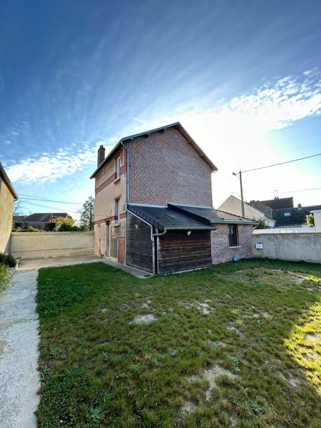 Achat maison à vendre 3 chambres 119 m² - Viry-Noureuil