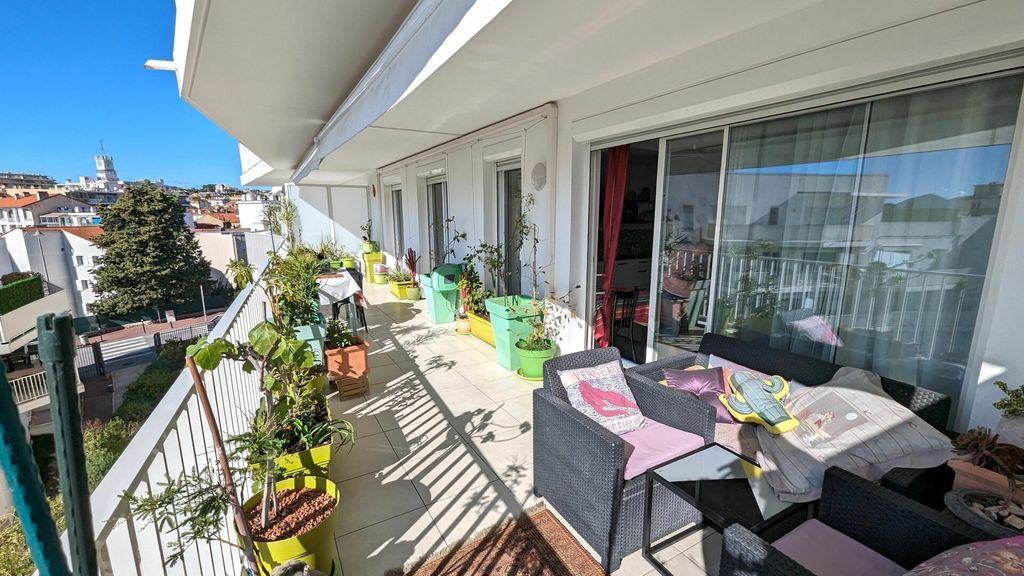 Achat appartement à vendre 3 pièces 71 m² - Cannes