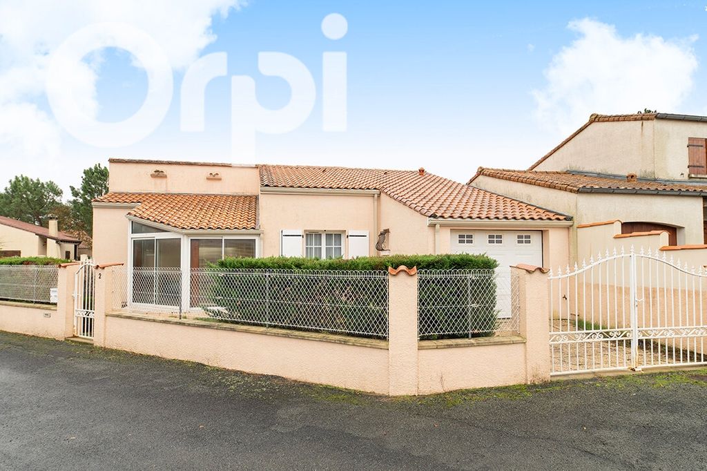 Achat maison à vendre 2 chambres 98 m² - La Tremblade