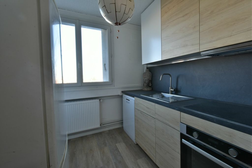 Achat appartement à vendre 3 pièces 71 m² - Pierre-Bénite