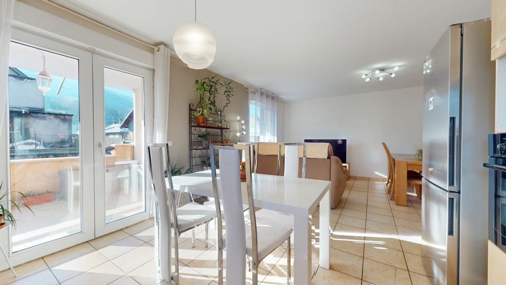 Achat appartement à vendre 3 pièces 72 m² - Saint-Pierre-en-Faucigny