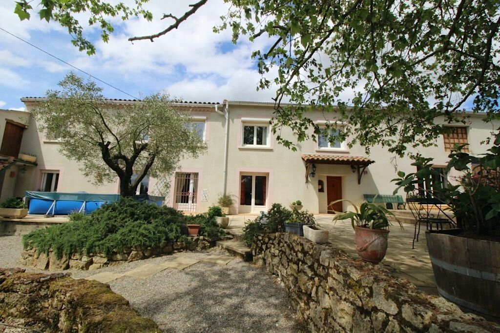 Achat maison à vendre 6 chambres 362 m² - Saint-Julien-de-Briola