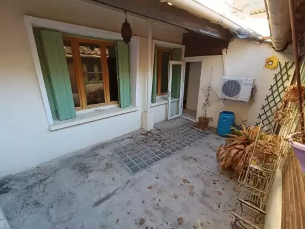 Achat appartement à vendre 3 pièces 80 m² - Gignac