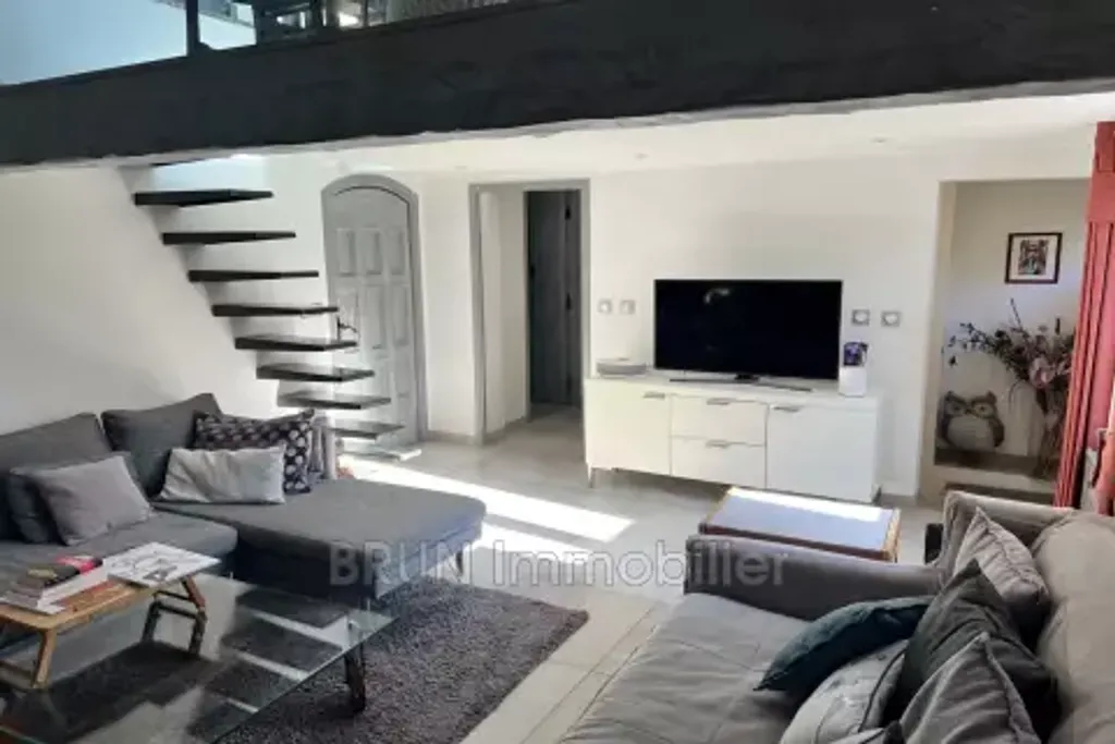 Achat maison à vendre 4 chambres 139 m² - Antibes