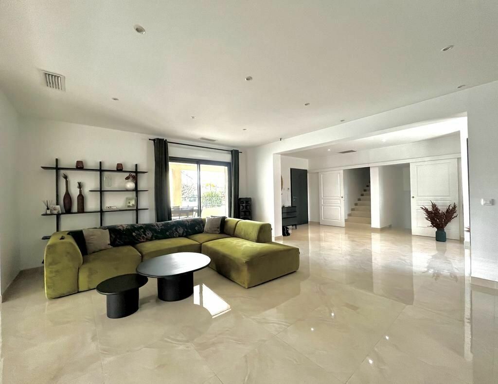 Achat maison à vendre 3 chambres 224 m² - Saint-Victoret