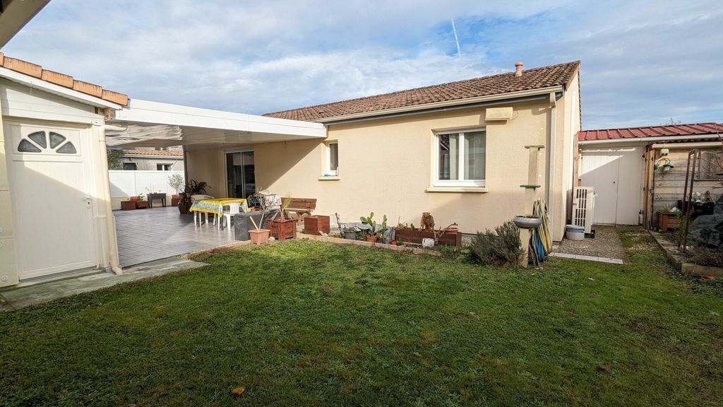 Achat maison à vendre 3 chambres 90 m² - Saint-Loubès