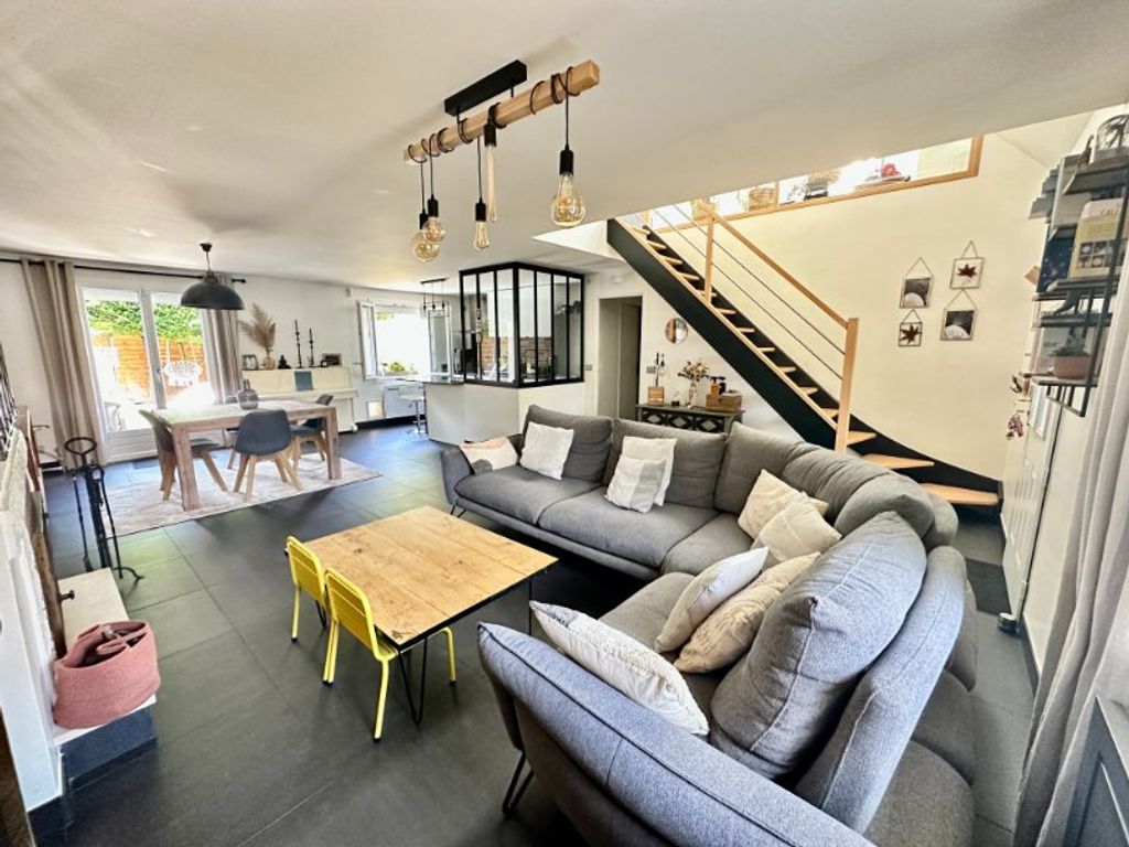 Achat maison à vendre 6 chambres 175 m² - La Queue-en-Brie
