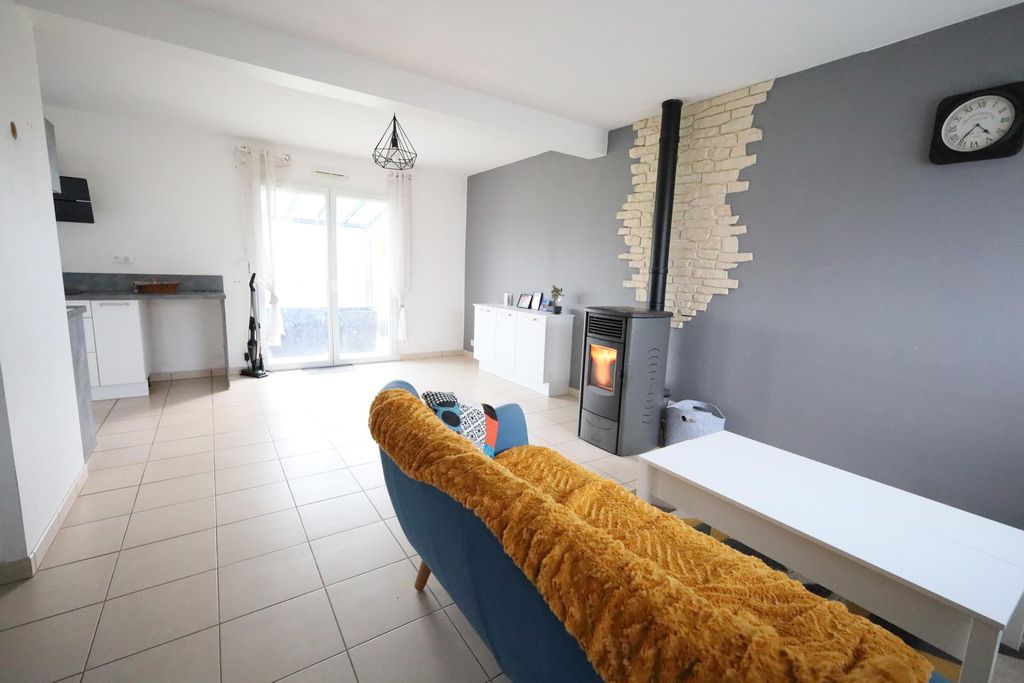 Achat maison à vendre 4 chambres 85 m² - Andouillé-Neuville