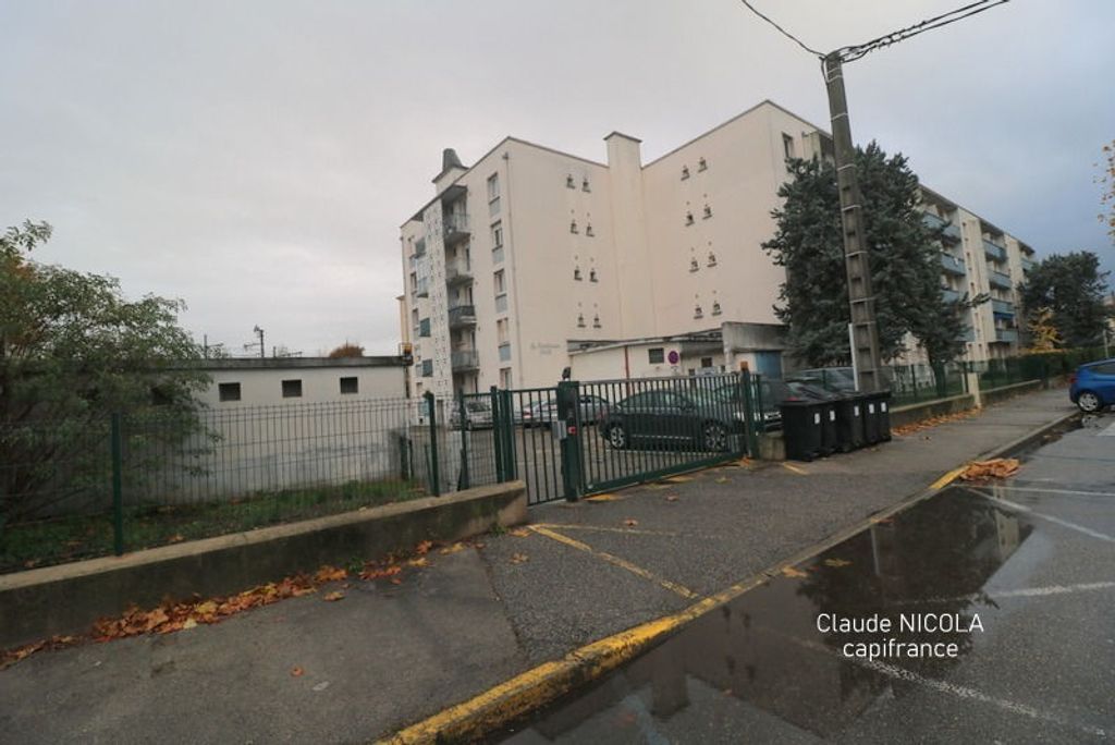 Achat appartement à vendre 4 pièces 68 m² - Bourg-lès-Valence