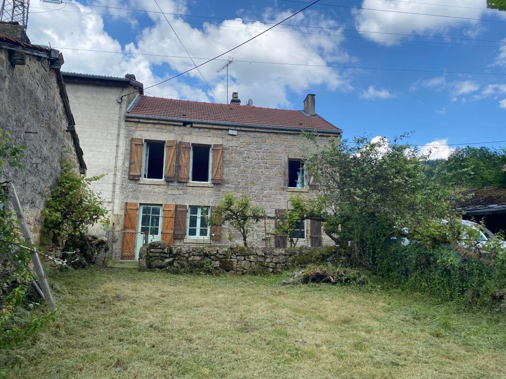 Achat maison à vendre 2 chambres 73 m² - Peyrat-le-Château