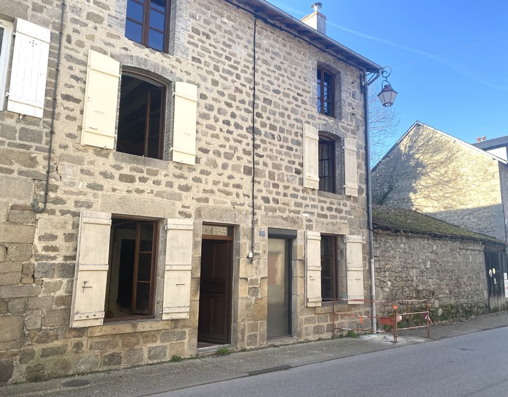 Achat maison à vendre 1 chambre 130 m² - Peyrat-le-Château