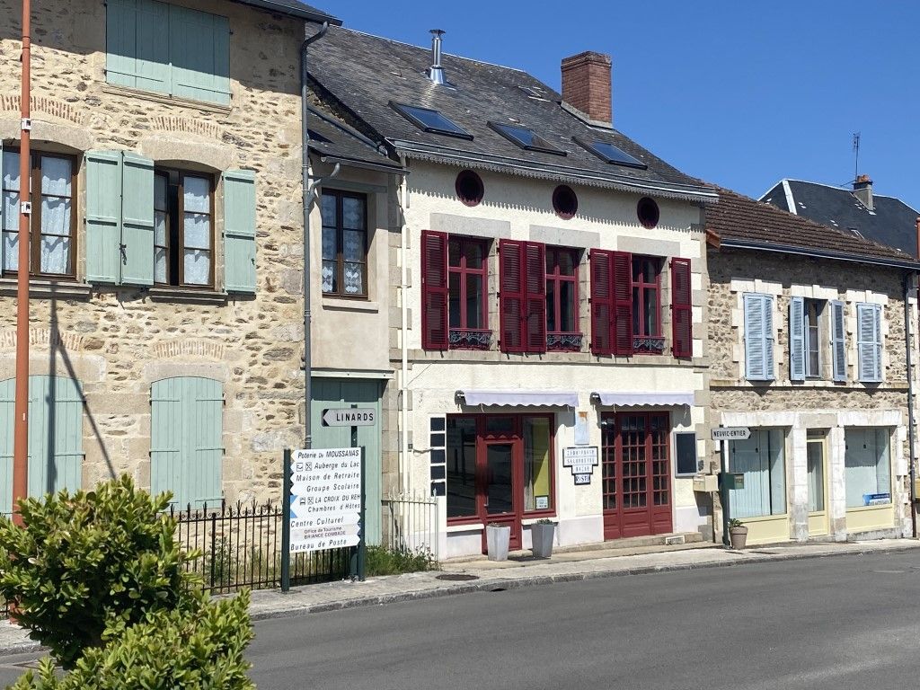 Achat maison à vendre 4 chambres 205 m² - Châteauneuf-la-Forêt