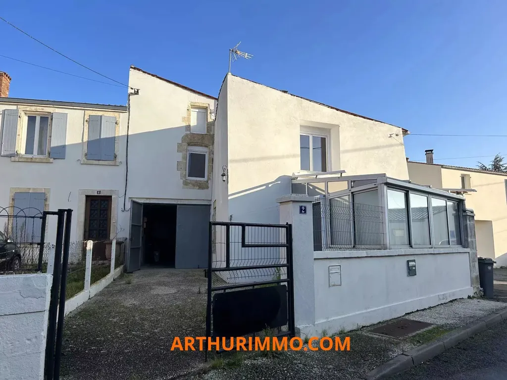 Achat maison à vendre 3 chambres 111 m² - La Rochelle
