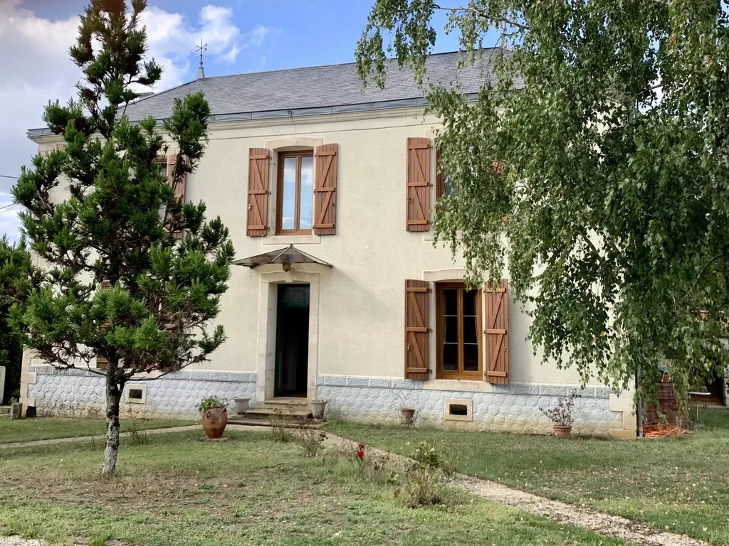 Achat maison à vendre 4 chambres 170 m² - Coulonges-sur-l'Autize