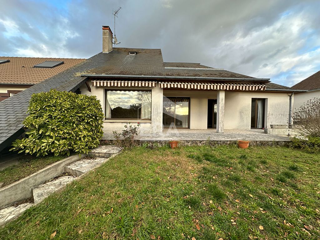 Achat maison à vendre 3 chambres 205 m² - Châteauroux