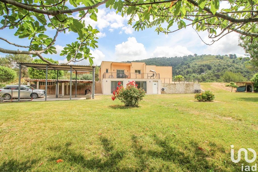 Achat maison à vendre 5 chambres 202 m² - Berre-les-Alpes