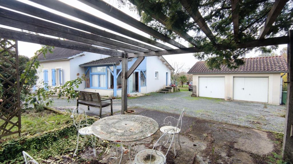 Achat maison à vendre 3 chambres 122 m² - Montpon-Ménestérol