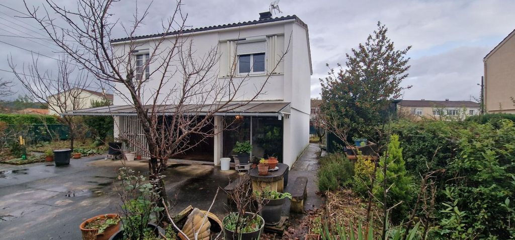 Achat maison à vendre 2 chambres 83 m² - Saint-Astier