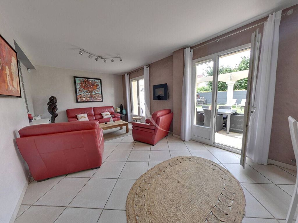 Achat maison à vendre 4 chambres 126 m² - Roissy-en-Brie
