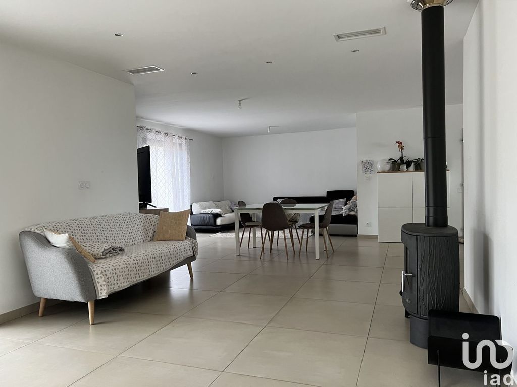Achat maison à vendre 4 chambres 176 m² - Aigues-Vives