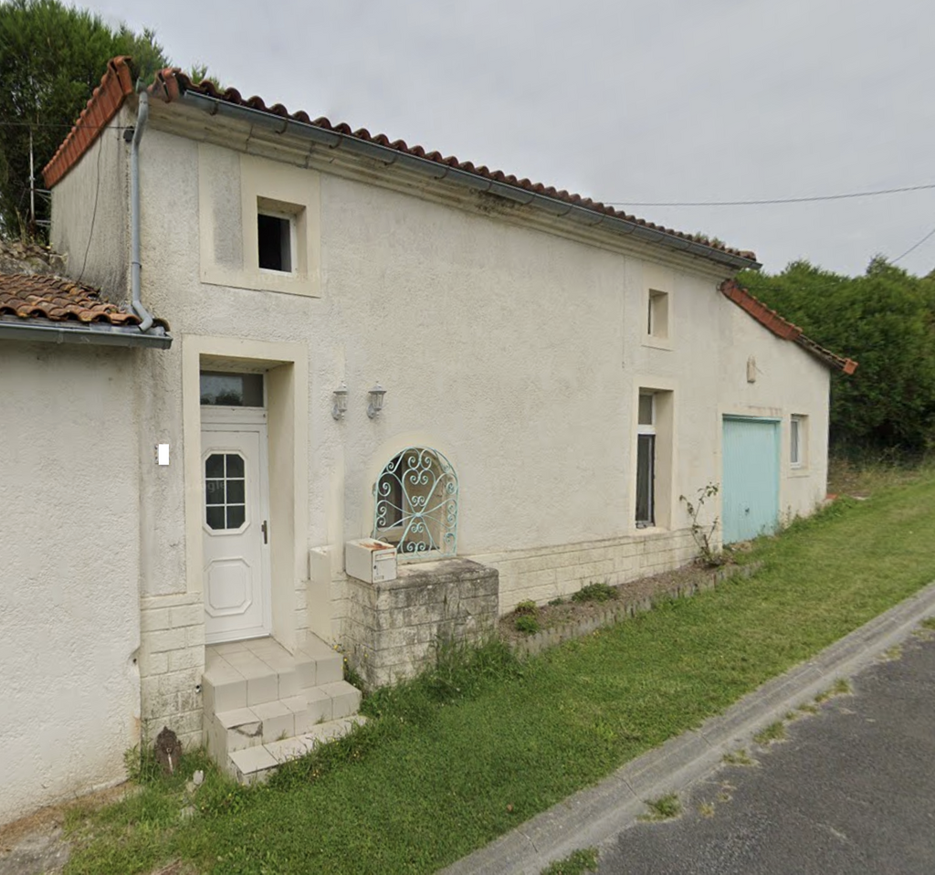 Achat maison à vendre 5 chambres 139 m² - Saint-Fort-sur-Gironde