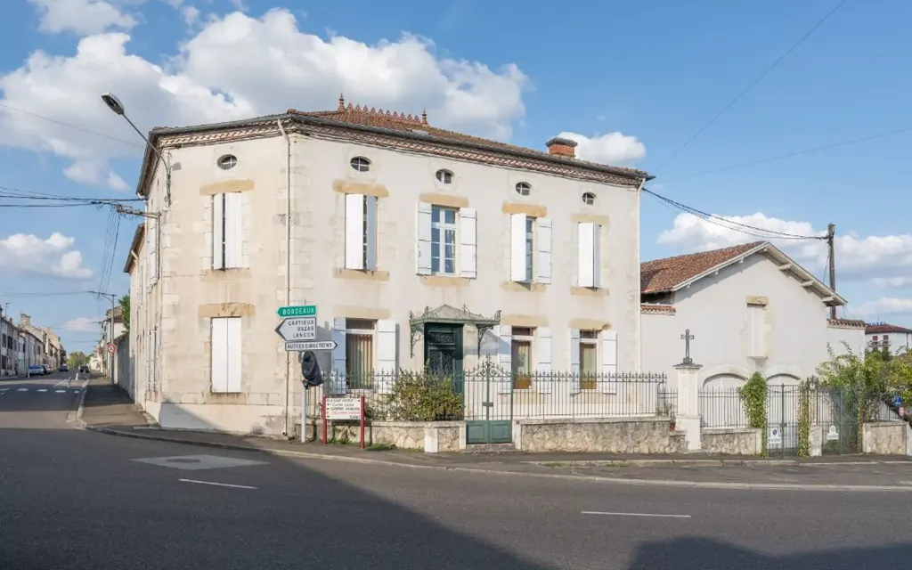 Achat maison à vendre 7 chambres 260 m² - Roquefort