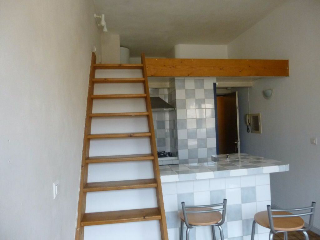 Achat appartement à vendre 2 pièces 17 m² - Nîmes